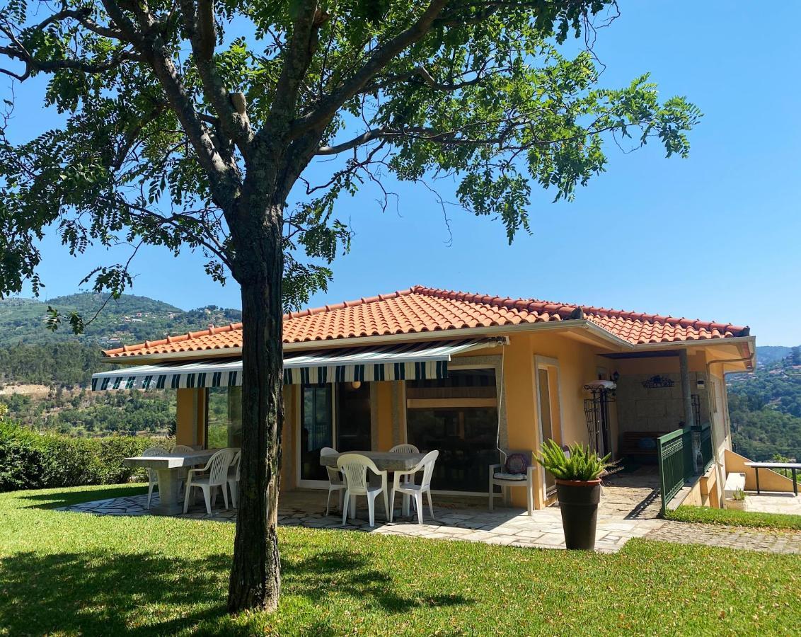 Quinta Da Porta Caseira Guest House Resende Exterior photo